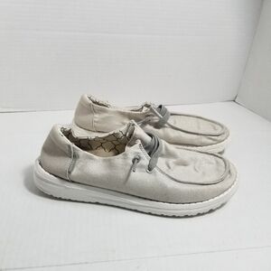 HEY DUDE WOMEN'S SPARKLY SILVER SLIP ONS SIZE 7